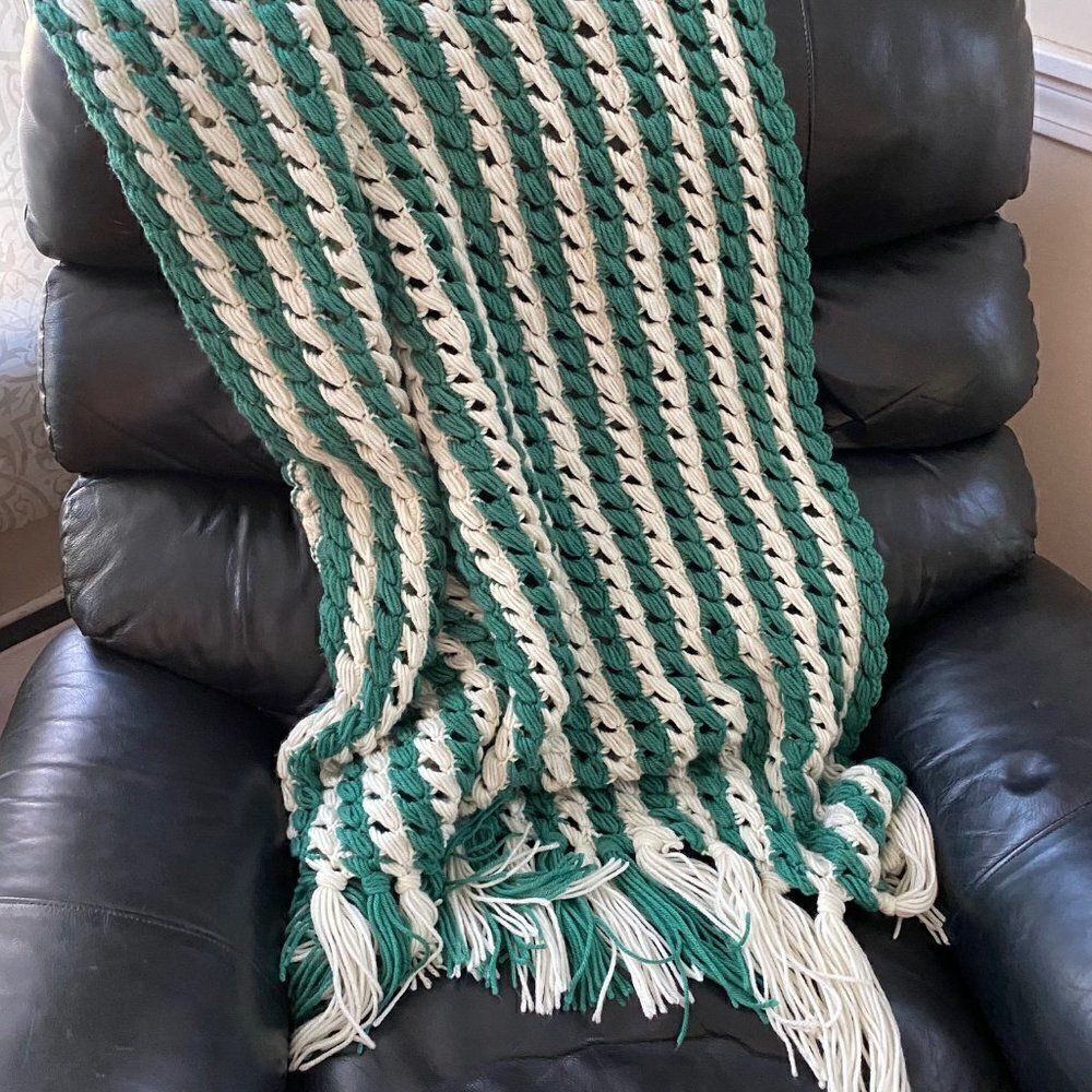 Handmade Chunky Crochet Lap Blanket Afghan Green White Grandmacore